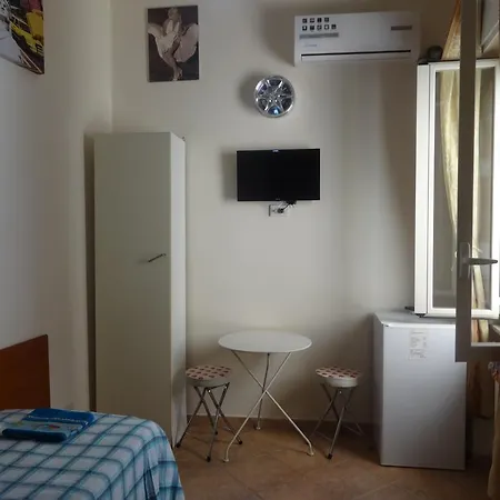 Bed and Breakfast Twins 4*